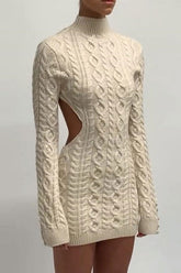 Rückenfreies Hochgeschlossenes Zopfmuster-Minikleid Im Winter - Creme